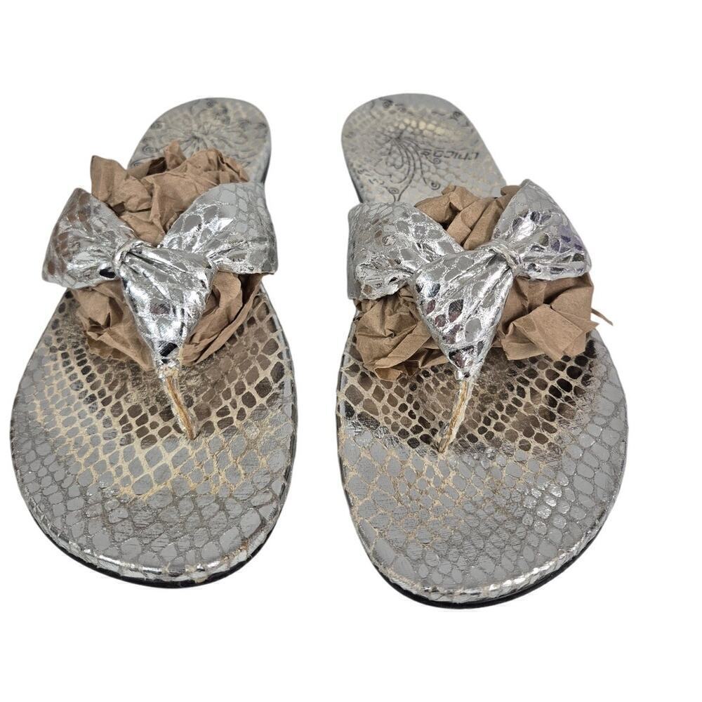 Chico's Sole Metal Silver Metallic Faux Snakeskin Ribbon Thong Flat Sandals Sz 8